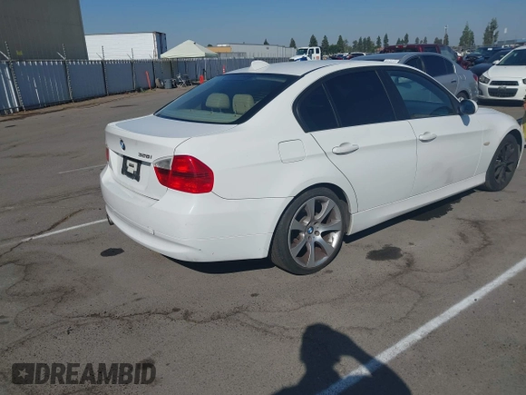2008 BMW 3 Series 328i z VIN WBAVC53508FZ86427, wystawiony jako IAAI lot #42745902 z przebiegiem 173 327 mil mil oraz . Historia ofert i sprzedaży dostępna na DreamBid. Obrazek 4.