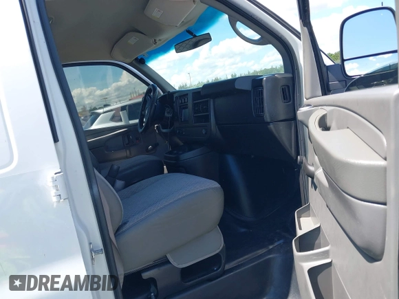 2012 Chevrolet Express Cargo z VIN 1GCWGFCA1C1144412, wystawiony jako IAAI lot #42792791 z przebiegiem 182 242 mil mil oraz . Historia ofert i sprzedaży dostępna na DreamBid. Obrazek 5.