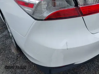 2019 Toyota Camry LE z VIN 4T1B11HK8KU819721, wystawiony jako IAAI lot #42127411 z przebiegiem 101 333 mil mil oraz . Historia ofert i sprzedaży dostępna na DreamBid. Obrazek 18.