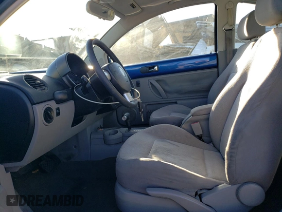 2004 Volkswagen New Beetle Coupe GLS with VIN 3VWCK31C84M416945, listed as a Copart auction lot 82093044 with 110,090 mi miles and Salvage Title. Bid and sale history available at carsss.com. Image 7.