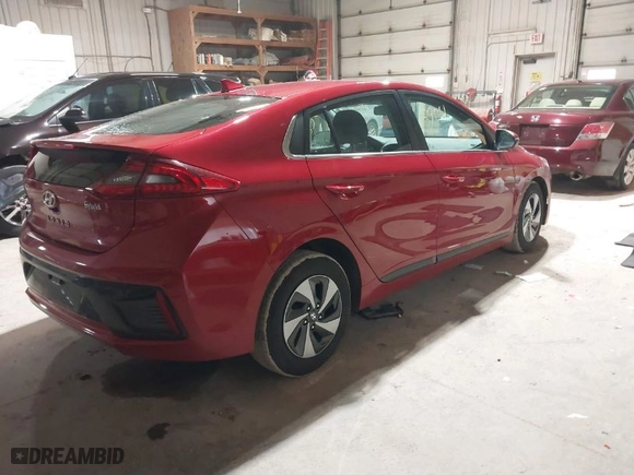 2019 Hyundai Ioniq Hybrid SEL with VIN KMHC75LC4KU116966, listed as a IAAI auction lot 41748904 with 83,545 mi miles. Bid and sale history available at carsss.com. Image 4.