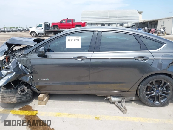 2018 Ford Fusion Hybrid SE with VIN 3FA6P0LU1JR116139, listed as a IAAI auction lot 41933594 with 83,000 mi miles. Bid and sale history available at carsss.com. Image 15.