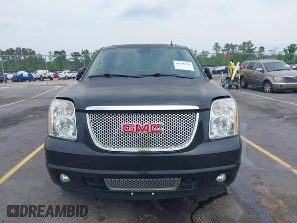 2013 GMC Yukon Denali with VIN 1GKS2EEF7DR306177, listed as a IAAI auction lot 42046734 with 263,976 mi miles. Bid and sale history available at carsss.com. Image 12.