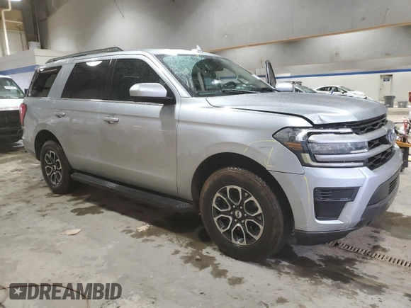 2024 Ford Expedition XLT with VIN 1FMJU1H84REA73103, listed as a Copart auction lot 43413295 with 13,459 mi miles and Salvage Title. Bid and sale history available at carsss.com. Image 4.