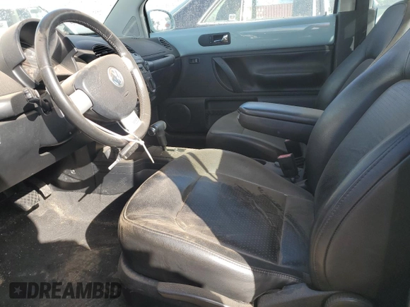 2010 Volkswagen Beetle with VIN 3VWRW3AG9AM035084, listed as a Copart auction lot 72726034 with 86,024 mi miles and Clean title. Bid and sale history available at DreamBid. Image 7.