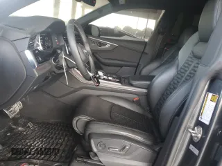 2023 Audi RS Q8 z VIN WU1ARBF19PD039360, wystawiony jako Copart lot #47538615 z przebiegiem 8 961 mil mil oraz Szkoda całkowita • Salvage title. Historia ofert i sprzedaży dostępna na DreamBid. Obrazek 7.