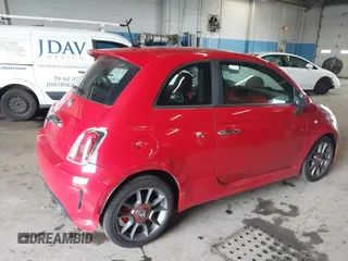 2015 FIAT 500 Abarth z VIN 3C3CFFFH1FT648121, wystawiony jako IAAI lot #42312335 z przebiegiem 156 532 mil mil oraz . Historia ofert i sprzedaży dostępna na DreamBid. Obrazek 6.