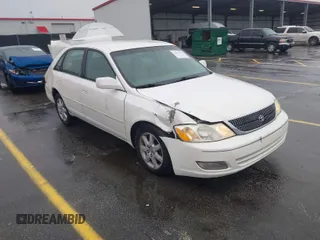 2000 Toyota Avalon XL with VIN 4T1BF28B9YU095487, listed as a IAAI auction lot 41847139 with 195,437 mi miles and . Bid and sale history available at DreamBid. Image 1.