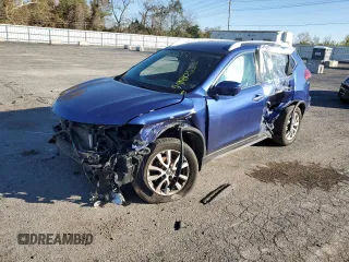 2017 Nissan Rogue SV z VIN KNMAT2MV5HP523286, wystawiony jako Copart lot #74180553 z przebiegiem 112 533 mil mil oraz Szkoda całkowita • Salvage title. Historia ofert i sprzedaży dostępna na DreamBid. Obrazek 1.