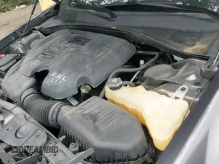 2014 Chrysler 300 S с VIN 2C3CCABGXEH250776, выставлен на аукционе IAAI как лот 42502020 с пробегом 95 578 миль миль и . История ставок и продаж доступна на DreamBid. Изображение 19.