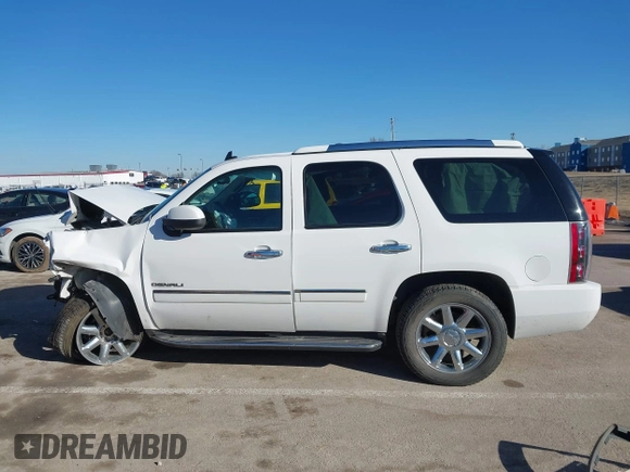 2014 GMC Yukon Denali with VIN 1GKS2EEF2ER111301, listed as a IAAI auction lot 41636112 with 185,956 mi miles. Bid and sale history available at carsss.com. Image 14.