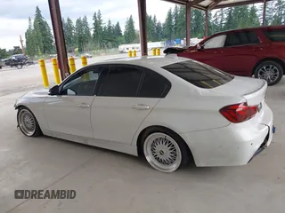 2013 BMW 3 Series 328i xDrive z VIN WBA3B3C55DF543926, wystawiony jako IAAI lot #42581984 z przebiegiem 144 346 mil mil oraz . Historia ofert i sprzedaży dostępna na DreamBid. Obrazek 15.