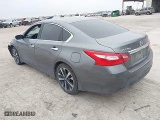 2016 Nissan Altima 2.5 SL with VIN 1N4AL3AP4GC160681, listed as a IAAI auction lot 41533393 with 138,375 mi miles. Bid and sale history available at carsss.com. Image 3.