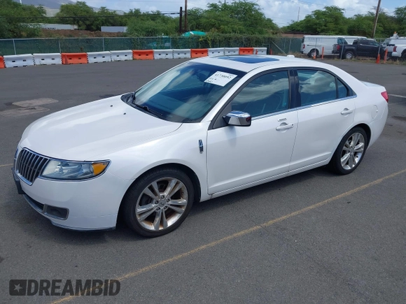2010 Lincoln MKZ z VIN 3LNHL2GC9AR646754, wystawiony jako IAAI lot #41730092 z przebiegiem 90 047 mil mil oraz . Historia ofert i sprzedaży dostępna na DreamBid. Obrazek 2.