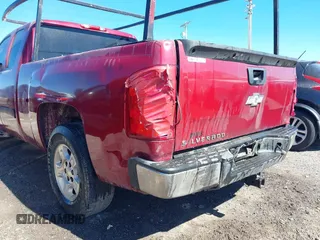 2007 Chevrolet Silverado 1500 LT w/1LT with VIN 2GCEC19C071686992, listed as a IAAI auction lot 41602817 with 395,297 mi miles. Bid and sale history available at carsss.com. Image 6.