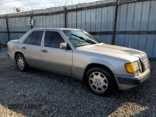 1993 Mercedes-Benz 400 with VIN WDBEA34E2PB941652, listed as a Copart auction lot 50035065 with 162,925 mi miles and Salvage Title. Bid and sale history available at carsss.com. Image 4.