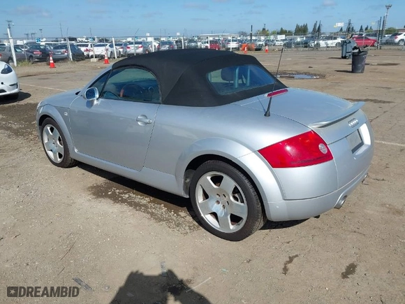 2001 Audi TT with VIN TRUUT28N411020922, listed as a IAAI auction lot 41939069 with 105,875 mi miles. Bid and sale history available at carsss.com. Image 3.