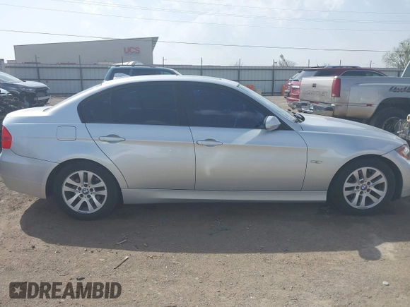 2007 BMW 3 Series 328xi with VIN WBAVC93567K033296, listed as a IAAI auction lot 41800964 with 173,764 mi miles. Bid and sale history available at carsss.com. Image 13.