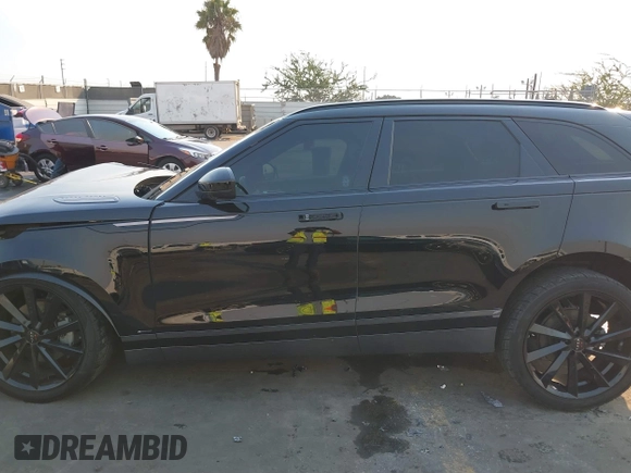 2018 Land Rover Range Rover Velar R-Dynamic SE with VIN SALYL2RV6JA764931, listed as a IAAI auction lot 41298759 with Not Provided miles and . Bid and sale history available at DreamBid. Image 13.