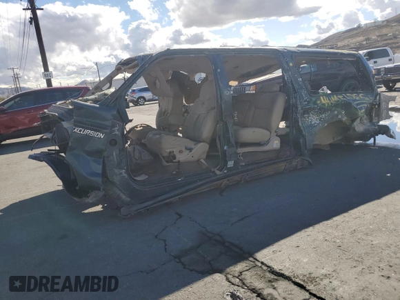 2000 Ford Excursion Special Serv with VIN 1FMNU40L1YEA02040, listed as a Copart auction lot 43954055 with Not provided miles and Non repairable. Bid and sale history available at DreamBid. Image 1.