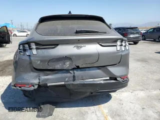 2023 Ford Mustang Mach-E Premium z VIN 3FMTK3RM4PMA41216, wystawiony jako Copart lot #59234645 z przebiegiem 47 223 mil mil oraz Szkoda całkowita • Salvage title. Historia ofert i sprzedaży dostępna na DreamBid. Obrazek 6.