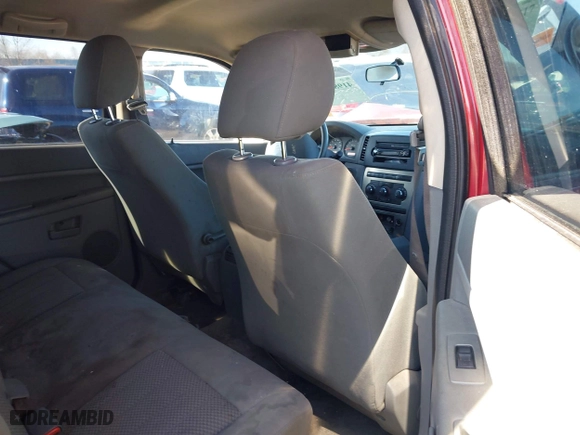 2005 Jeep Grand Cherokee Laredo with VIN 1J4GR48K55C651268, listed as a IAAI auction lot 41987117 with 189,974 mi miles. Bid and sale history available at carsss.com. Image 8.