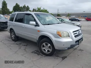 2006 Honda Pilot EX-L with VIN 2HKYF186X6H554433, listed as a IAAI auction lot 42111274 with 212,610 mi miles and . Bid and sale history available at carsss.com. Image 1.