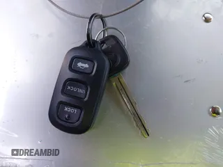 2004 Toyota Camry LE z VIN 4T1BE32K64U799027, wystawiony jako IAAI lot #42322301 z przebiegiem 89 437 mil mil oraz . Historia ofert i sprzedaży dostępna na DreamBid. Obrazek 11.