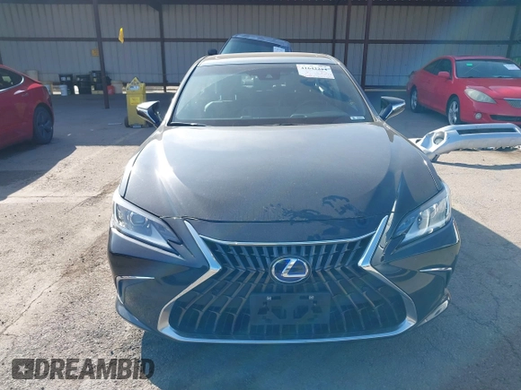 2022 Lexus ES 300h z VIN 58ADA1C18NU013723, wystawiony jako IAAI lot #41642214 z przebiegiem 221 947 mil mil oraz . Historia ofert i sprzedaży dostępna na DreamBid. Obrazek 13.