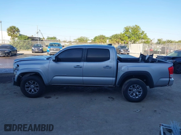 2017 Toyota Tacoma SR5 z VIN 5TFAZ5CN3HX024083, wystawiony jako IAAI lot #41739213 z przebiegiem 111 226 mil mil oraz . Historia ofert i sprzedaży dostępna na DreamBid. Obrazek 14.