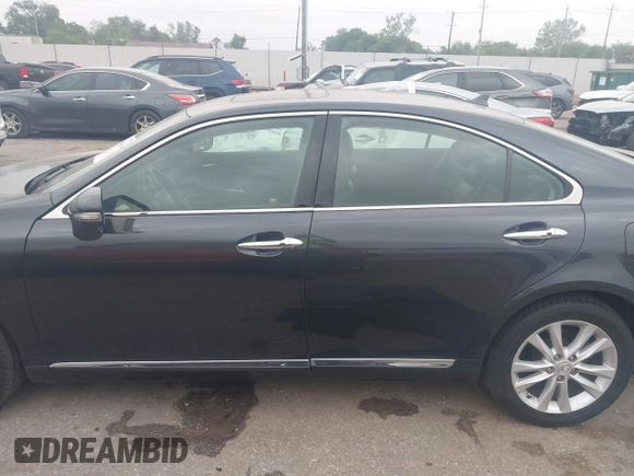 2011 Lexus ES with VIN JTHBK1EG4B2428612, listed as a IAAI auction lot 41950190 with 183,736 mi miles. Bid and sale history available at carsss.com. Image 15.