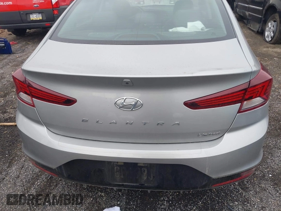 2020 Hyundai Elantra Value Edition z VIN 5NPD84LF7LH565158, wystawiony jako IAAI lot #41059906 z przebiegiem 116 267 mil mil oraz . Historia ofert i sprzedaży dostępna na DreamBid. Obrazek 17.