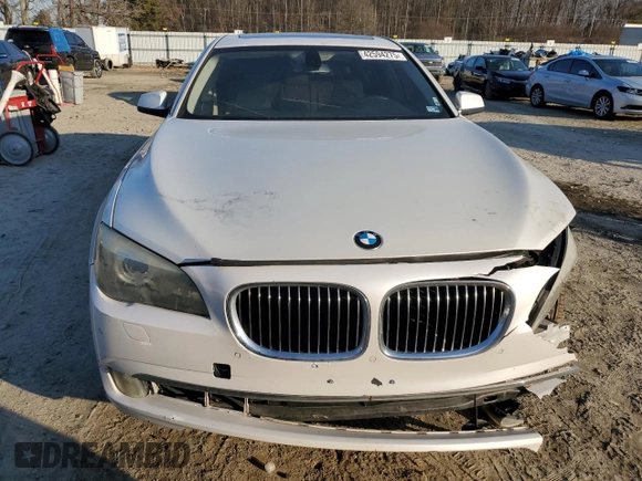2009 BMW 7 Series 750i with VIN WBAKA83519CY35318, listed as a Copart auction lot 42594275 with 189,874 mi miles and Salvage Title. Bid and sale history available at DreamBid. Image 5.