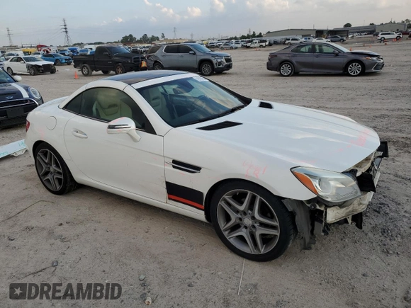 2013 Mercedes-Benz SLK 250 с VIN WDDPK4HA4DF064757, выставлен на аукционе Copart как лот 79703984 с пробегом 122 875 миль миль и Списание • Salvage title. История ставок и продаж доступна на DreamBid. Изображение 4.