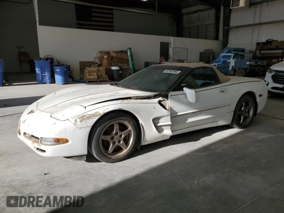 2000 Chevrolet Corvette with VIN 1G1YY32G1Y5124258, listed as a Copart auction lot 52782565 with 82,423 mi miles and Salvage Title. Bid and sale history available at carsss.com. Image 1.