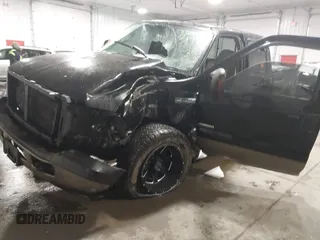2006 Ford F-250 XL z VIN 1FTSW21P96ED33324, wystawiony jako IAAI lot #41943179 z przebiegiem Nie podano mil oraz . Historia ofert i sprzedaży dostępna na DreamBid. Obrazek 2.