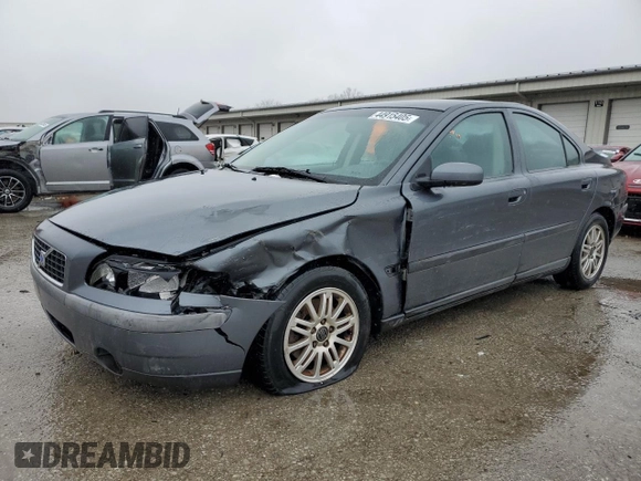 2004 Volvo S60 with VIN YV1RS61T342398483, listed as a Copart auction lot 44915405 with 239,828 mi miles and Salvage Title. Bid and sale history available at carsss.com. Image 1.