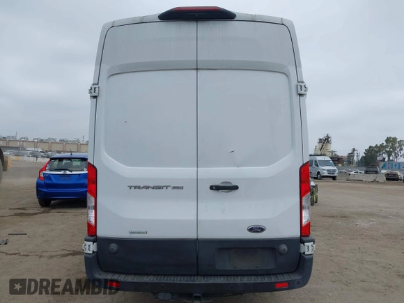 2020 Ford Transit с VIN 1FTBW3XG8LKA54375, выставлен на аукционе IAAI как лот 42336626 с пробегом 140 247 миль миль и . История ставок и продаж доступна на DreamBid. Изображение 17.