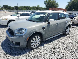 2018 MINI Countryman Cooper S z VIN WMZYT3C3XJ3E00121, wystawiony jako Copart lot #57341905 z przebiegiem 64 387 mil mil oraz Szkody całkowita. Historia ofert i sprzedaży dostępna na DreamBid. Obrazek 1.