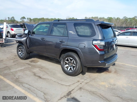2021 Toyota 4Runner TRD Off Road with VIN JTEPU5JR0M5877962, listed as a IAAI auction lot 41683297 with 61,539 mi miles. Bid and sale history available at carsss.com. Image 3.