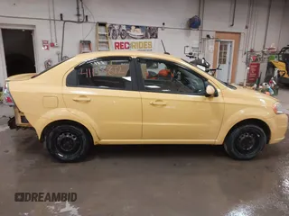 2010 Chevrolet Aveo 1LT z VIN KL1TD5DE2AB101431, wystawiony jako IAAI lot #41138812 z przebiegiem 131 346 mil mil oraz . Historia ofert i sprzedaży dostępna na DreamBid. Obrazek 14.
