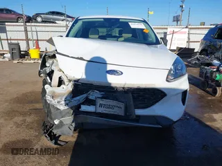 2022 Ford Escape SE z VIN 1FMCU0G64NUB64536, wystawiony jako IAAI lot #41834238 z przebiegiem 31 686 mil mil oraz . Historia ofert i sprzedaży dostępna na DreamBid. Obrazek 13.