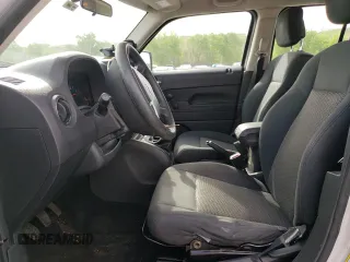2010 Jeep Patriot Sport z VIN 1J4NT2GB4AD523378, wystawiony jako Copart lot #57088185 z przebiegiem 119 937 mil mil oraz Szkoda całkowita • Salvage title. Historia ofert i sprzedaży dostępna na DreamBid. Obrazek 7.