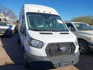 2023 Ford Transit Cargo z VIN 1FTBF4U80PKA47025, wystawiony jako IAAI lot #41715521 z przebiegiem 104 952 mil mil oraz . Historia ofert i sprzedaży dostępna na DreamBid. Obrazek 12.
