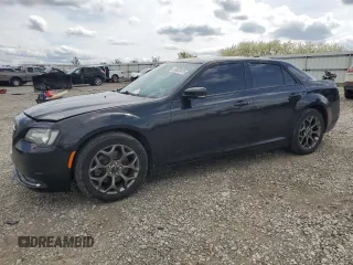 2016 Chrysler 300 S z VIN 2C3CCAGGXGH176013, wystawiony jako Copart lot #54007475 z przebiegiem 118 499 mil mil oraz Szkoda całkowita • Salvage title. Historia ofert i sprzedaży dostępna na DreamBid. Obrazek 1.