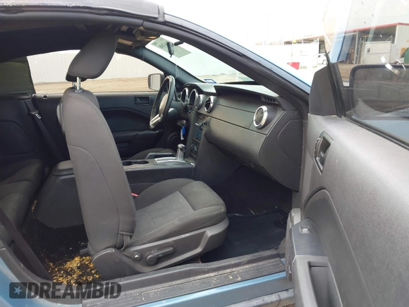 2006 Ford Mustang Standard with VIN 1ZVFT84NX65105899, listed as a IAAI auction lot 41447690 with 168,239 mi miles and . Bid and sale history available at carsss.com. Image 5.