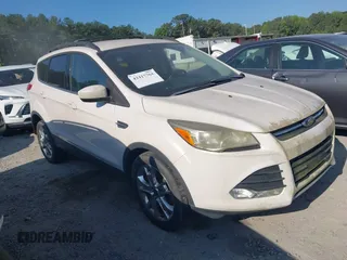2014 Ford Escape SE с VIN 1FMCU0GXXEUB59964, выставлен на аукционе IAAI как лот 42417764 с пробегом 121 993 миль миль и . История ставок и продаж доступна на DreamBid. Изображение 1.