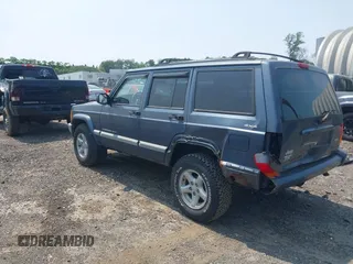 2001 Jeep Cherokee Sport z VIN 1J4FF48S51L531033, wystawiony jako IAAI lot #42423910 z przebiegiem 90 438 mil mil oraz . Historia ofert i sprzedaży dostępna na DreamBid. Obrazek 3.