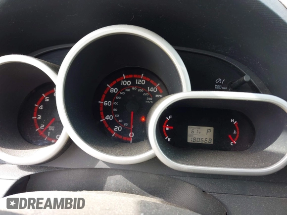 2009 Pontiac Vibe with VIN 5Y2SM67069Z422076, listed as a IAAI auction lot 42158045 with 180,568 mi miles. Bid and sale history available at carsss.com. Image 6.