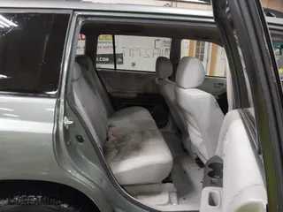 2006 Toyota Highlander w/3rd Row with VIN JTEEP21A760160417, listed as a IAAI auction lot 41427917 with 157,267 mi miles. Bid and sale history available at carsss.com. Image 8.